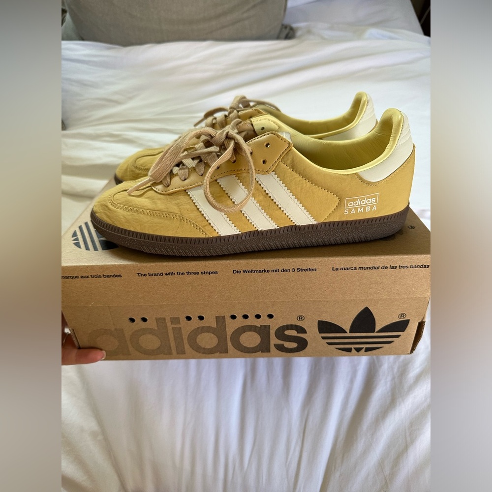 Samba OG. Color: Oat. Size: 7.5